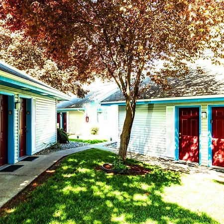 Turning Leaf Townhome Suites Fairwood Екстериор снимка