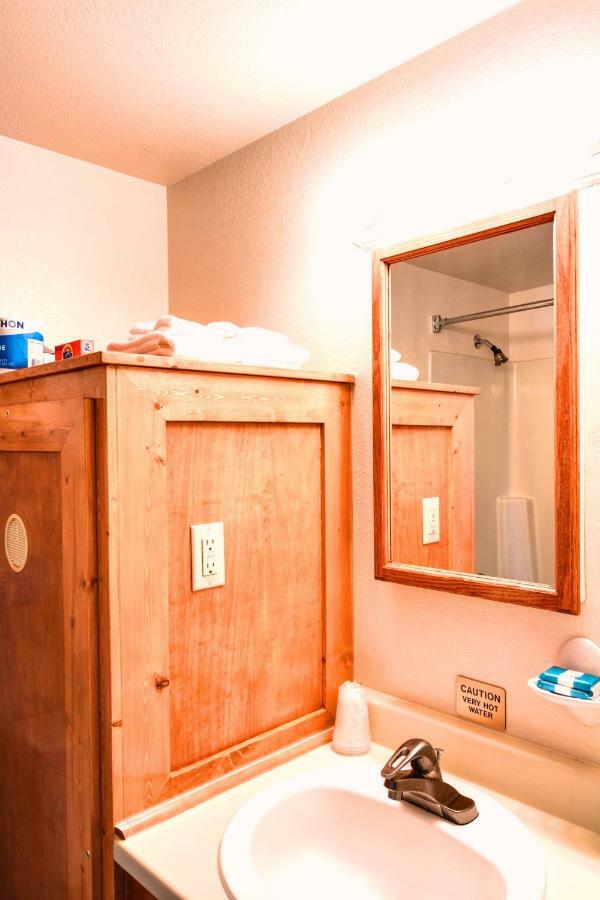 Turning Leaf Townhome Suites Fairwood Екстериор снимка