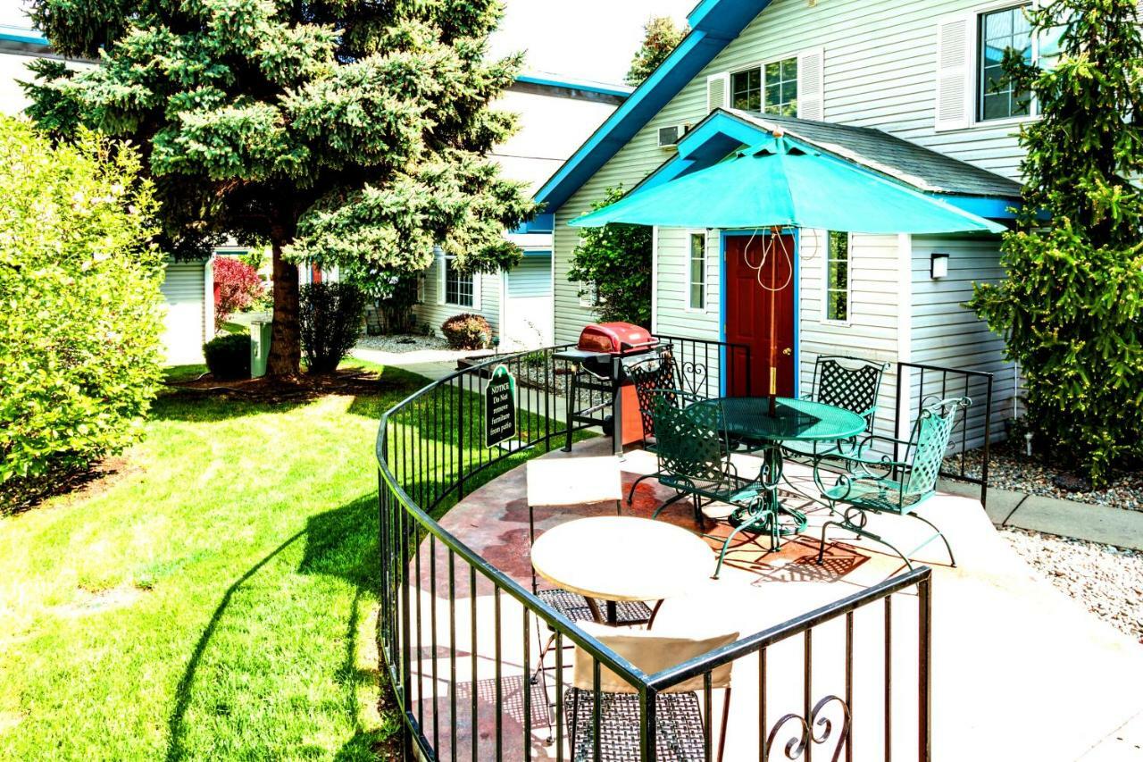 Turning Leaf Townhome Suites Fairwood Екстериор снимка